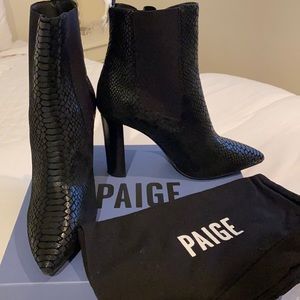 {brand new} PAIGE Black Snake Kingston Bootie, Black
